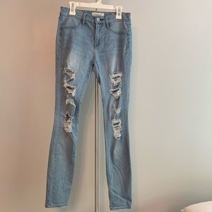 PACSUN LIGHT WASH RIPPED JEGGING